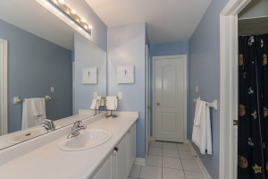 Shared Washroom between second and third bedroom